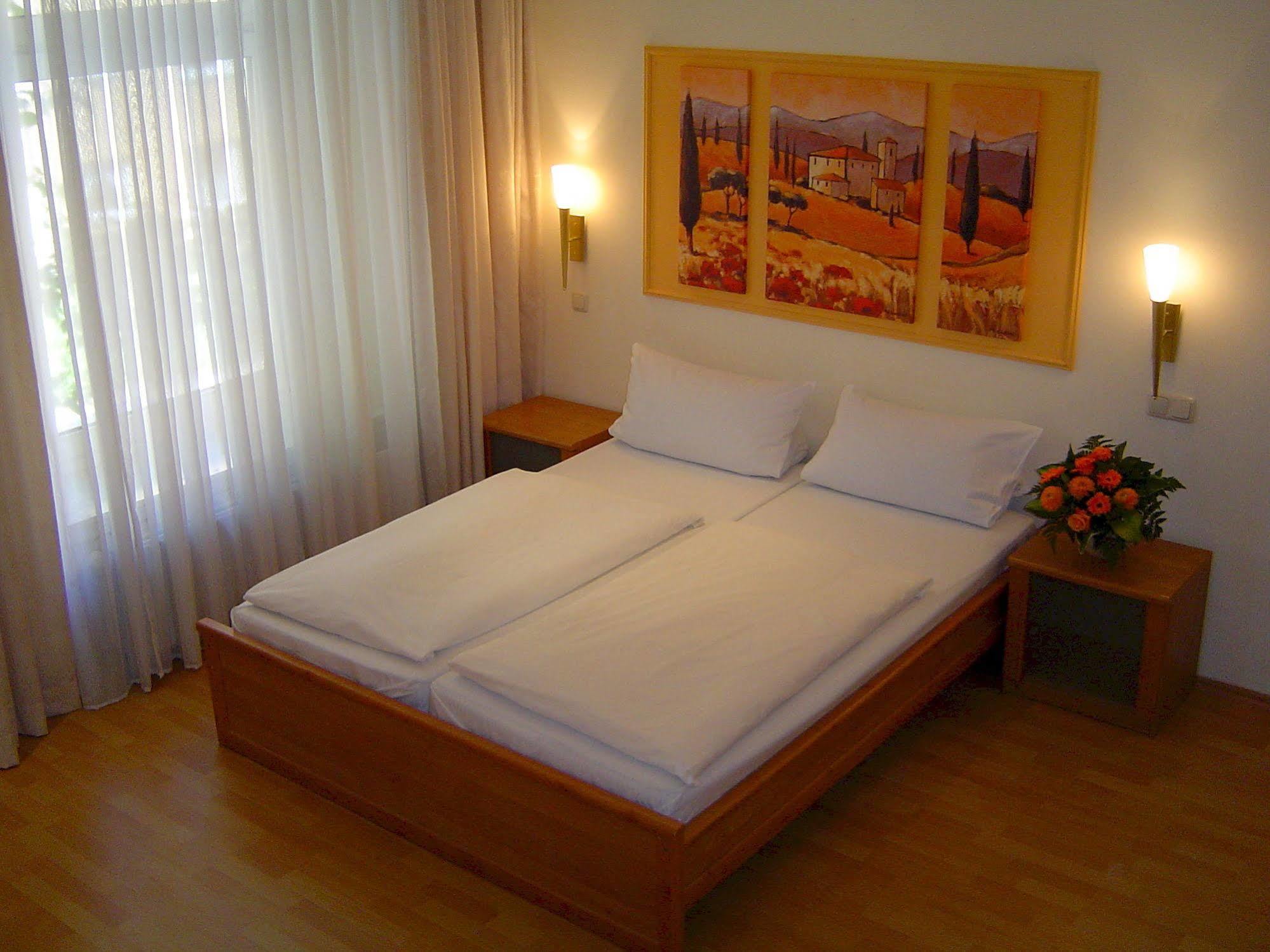 Hotel 66 Hamburg Bagian luar foto